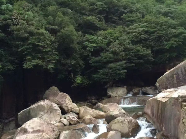 銷售侵權(quán)復(fù)制品罪的規(guī)定是什么？奉賢刑事律師為您講解相關(guān)法律知識