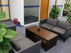 上海刑事著名案件律師 取保候?qū)徍竽軙娐蓭焼?></a></div>

                            <div   id="iaicmeo"   class="media-body">

                              <a href="http://m.w7qu1.cn/xsal/988.html" title="上海刑事著名案件律師 取保候?qū)徍竽軙娐蓭焼?>上海刑事著名案件律師 取保候?qū)徍竽軙娐蓭焼?/a>

                              <p class="list_desc">取保候?qū)徍竽軙娐蓭焼?依據(jù)我國刑事訴訟法的規(guī)定，嫌疑人被第一次訊問后就可以委托辯護(hù)作為辯護(hù)人，嫌疑人在取保候?qū)徠陂g是可以會見辯護(hù)律師的。 《中華人民共和國刑事訴訟法》 第三十九條 辯護(hù)律師可以同在押的犯罪嫌疑人、被告人會見和通信。其他辯護(hù)人經(jīng)人民法院、人民檢察院許可，也可... </p>

                            </div>

                          </div>

                        </li><li>

                          <div   id="yiqaeou"   class="media media-x">

                            <div   id="scokqma"   class="media_img float-right"><a  href="http://m.w7qu1.cn/xszx/983.html" ><img  src=