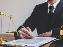 上海刑事辯護大律師來講講如何把握轉(zhuǎn)化搶劫犯罪既遂未遂的區(qū)分標(biāo)準